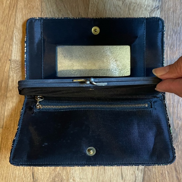 Vintage 1960’s Silk Brocade Embroidered Gold Metallic Clutch/Wallet - Picture 2 of 6